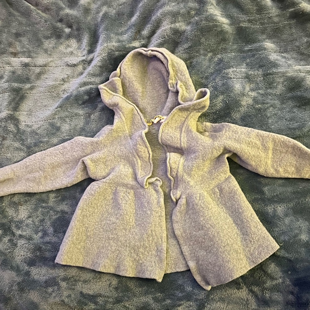 Moth small girls’ dress coat. Blue with ruffled edges. 59% wool, 27% nylon.